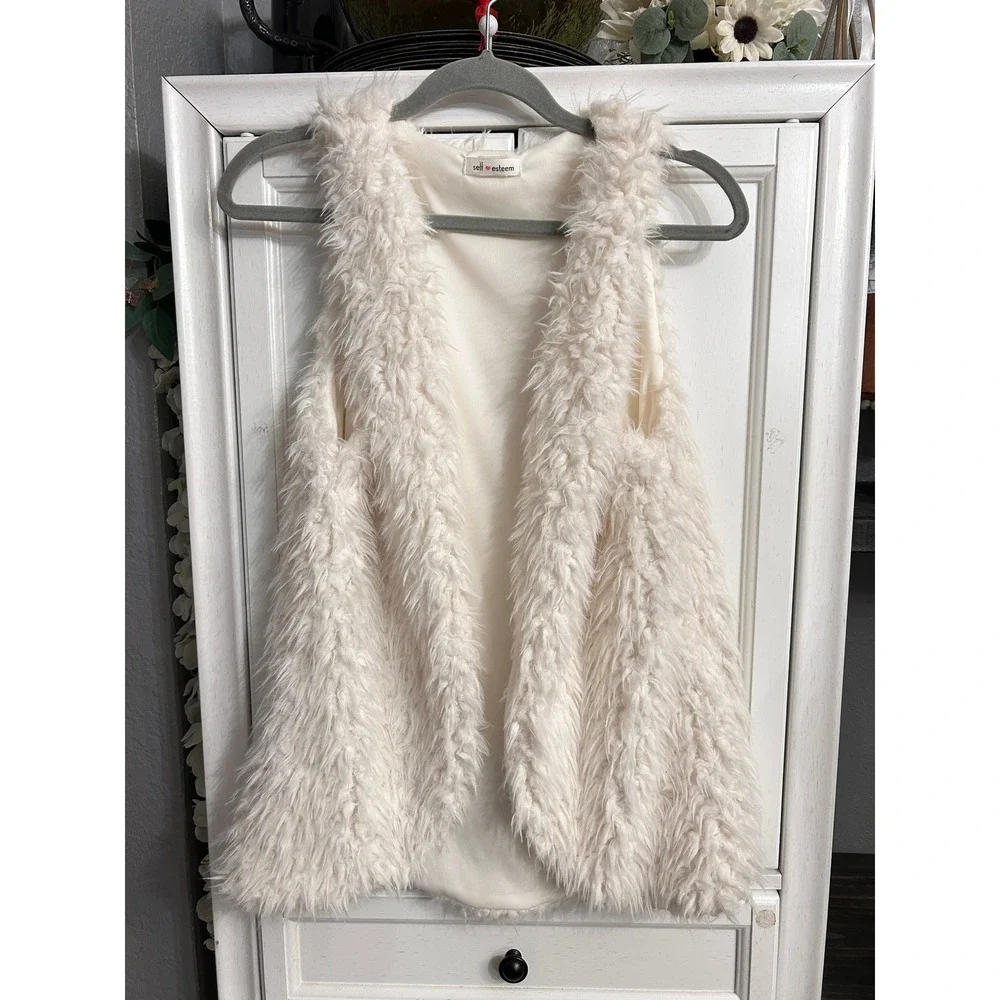 Ivory Shaggy Faux Fur Vest Sleeveless LARGE Winter Fall Cozy Lush